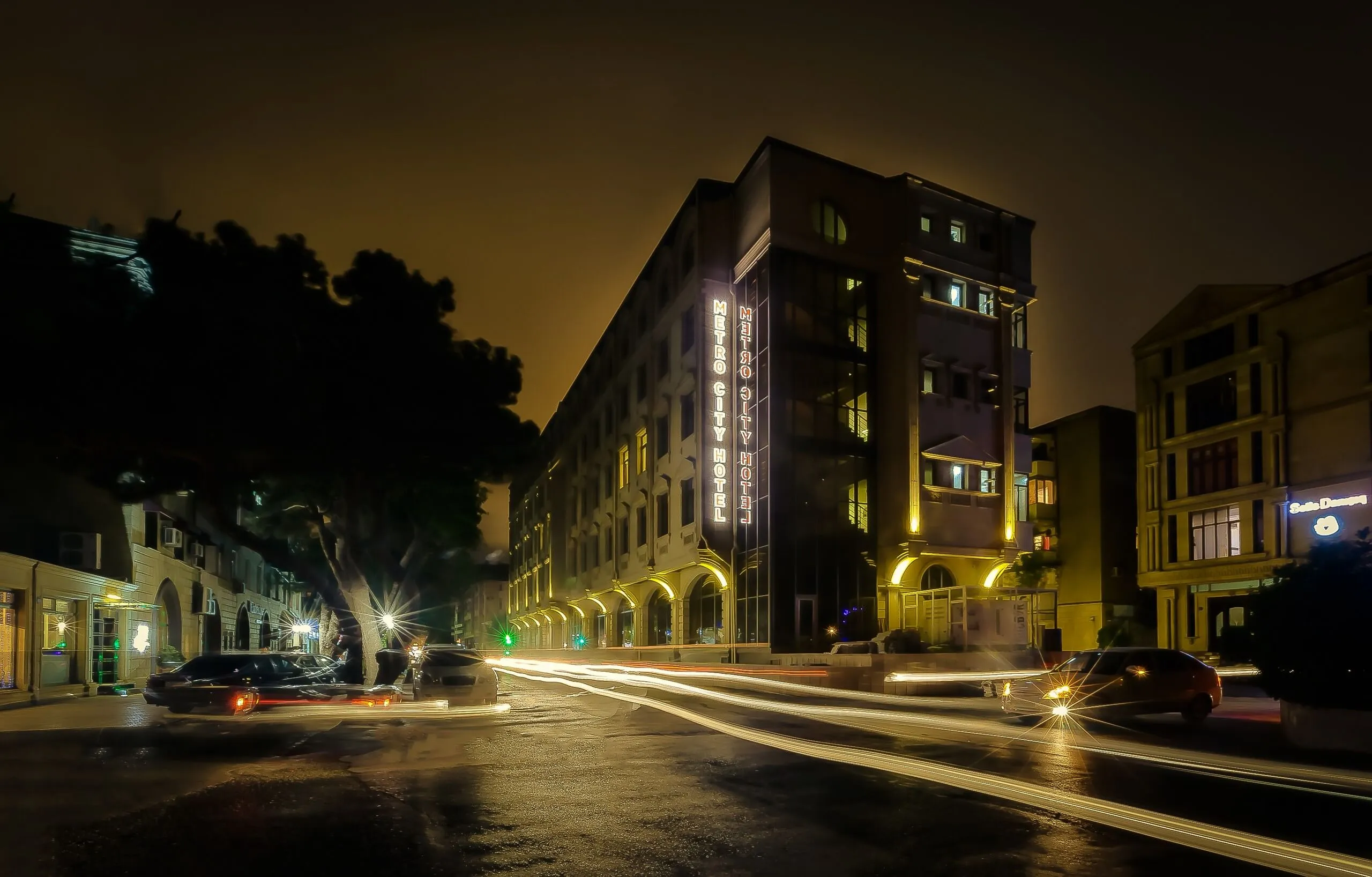 Metro City Hotel Baku – luxury stay, free Wi-Fi, spa, pool, close to Nizami Street.